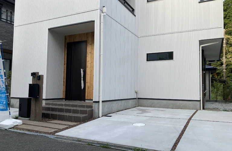 新築にピッタリのコンクリート駐車場、茅ヶ崎で簡単見積もり！